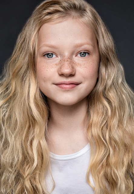Sasha Bas Headshot