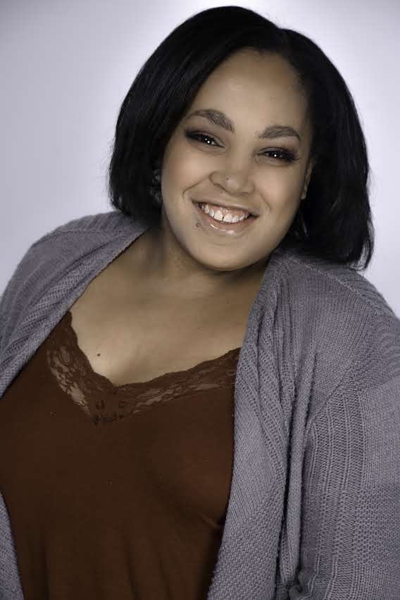 Sade Boger Headshot